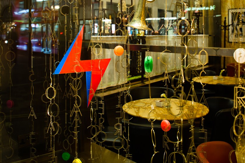 Citizens Design Bureau with Hotel Café Royal 5 (Conflitto per codifica unicode)