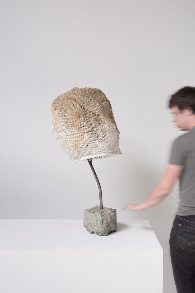 CARBONELL_White Cocoon Concrete Base_02