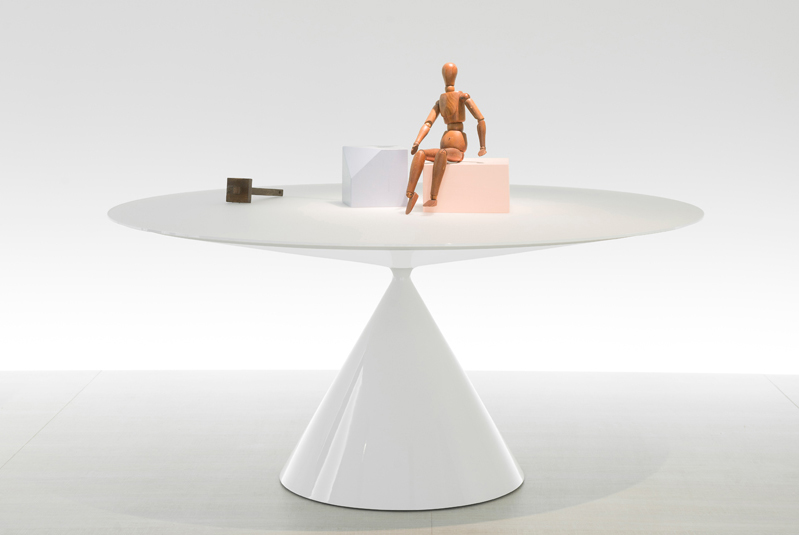 Clay table wins Iconic Design Awards 2016 | invasioni [pervasioni]