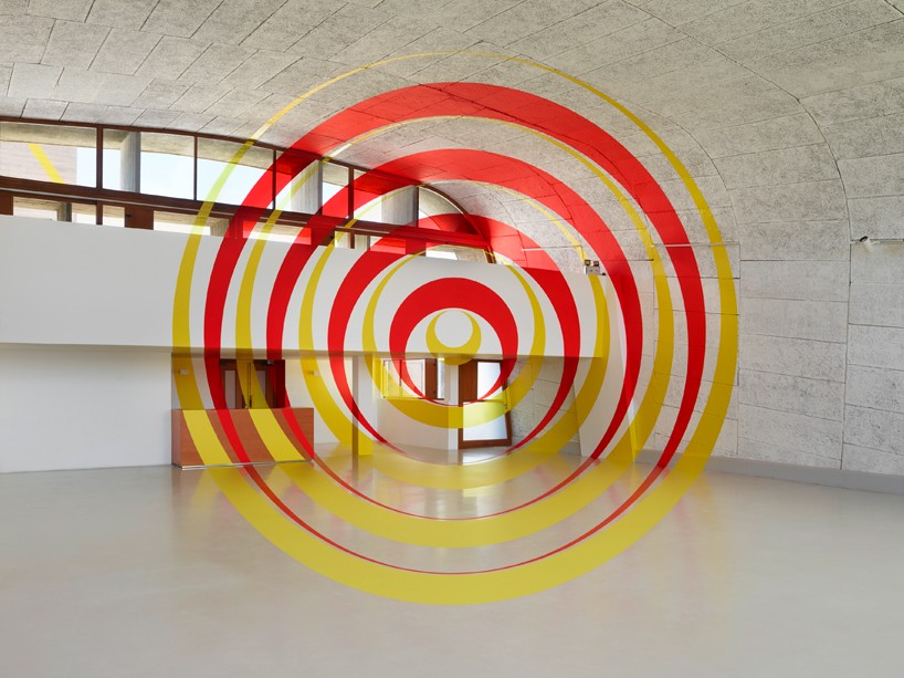 exhibition-ciel-ouvert-felice-varini-mamo-designboom-04-818x613